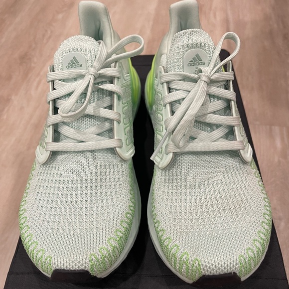 adidas Ultraboost 20 Running shoes Women Lime like NEW!!! - Picture 4 of 9